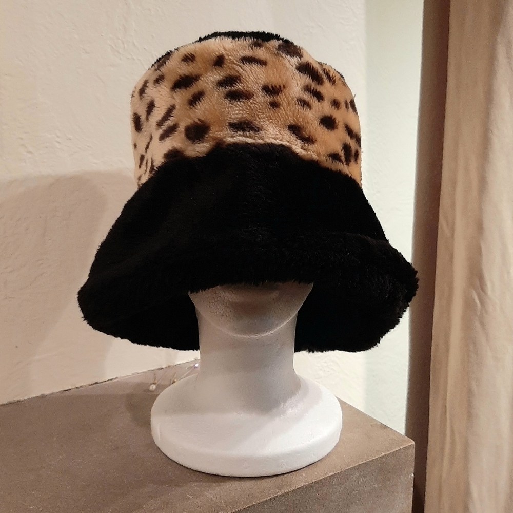 Vintage faux fur bucket hat